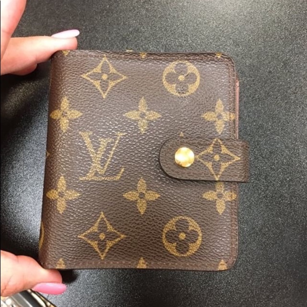 Authentic Louis Vuitton wallet